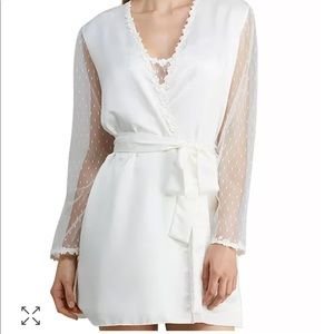 Flora Nikrooz Showstopper Robe White